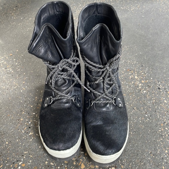 Cougar Vesper size9 calf hair winter boots - Picture 1 of 7